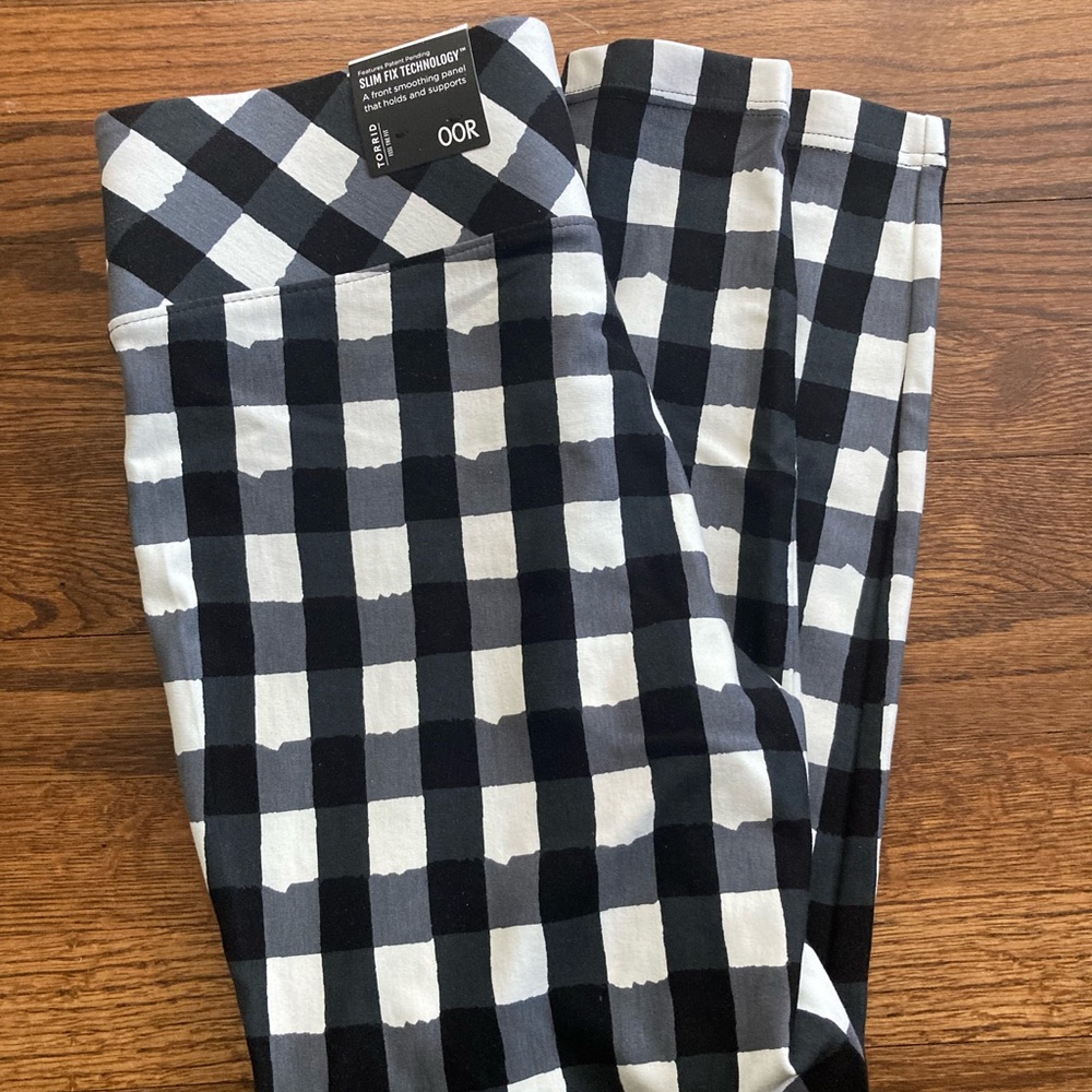 Betsey Johnson x Torrid stretch pixie pants plaid size 00 10